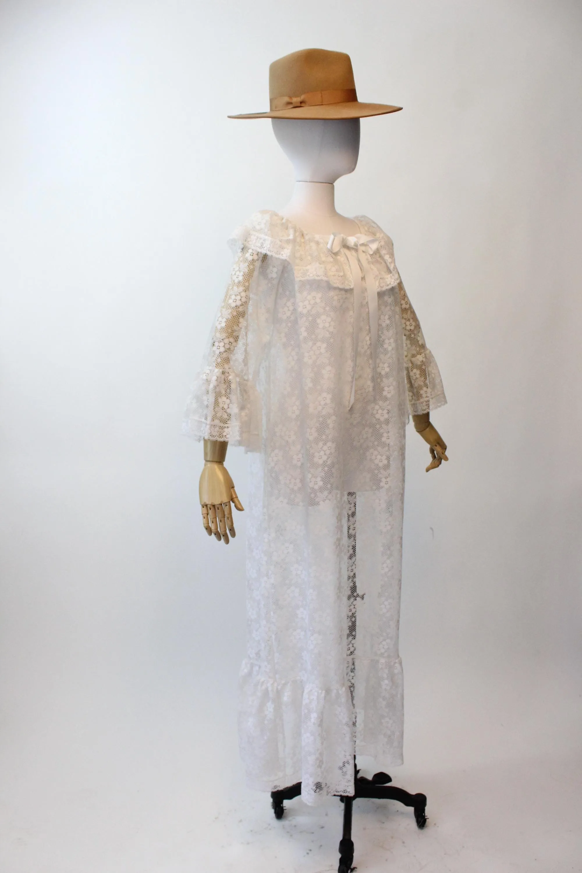 1970s DAVID BROWN white lace lounge dress medium | new fall winter