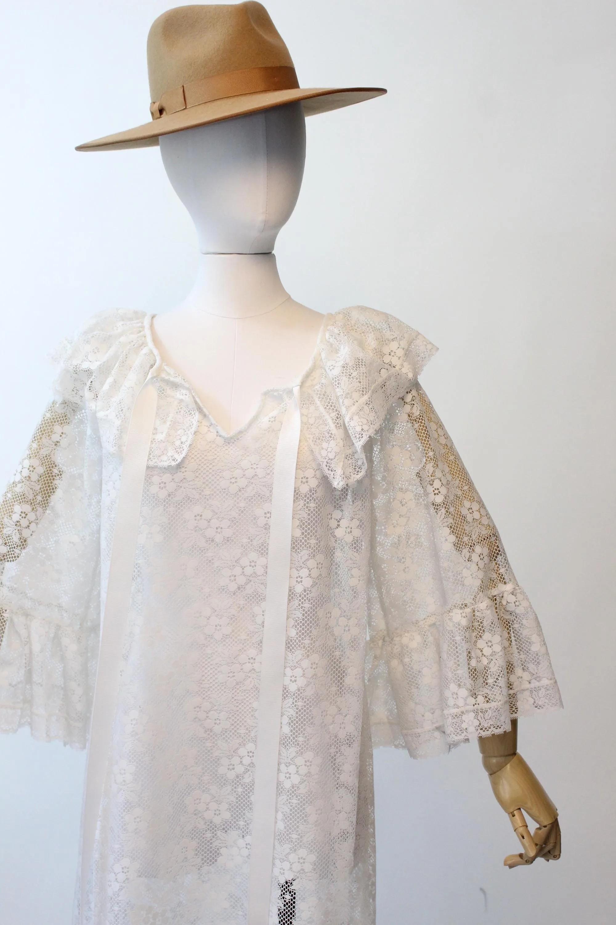 1970s DAVID BROWN white lace lounge dress medium | new fall winter