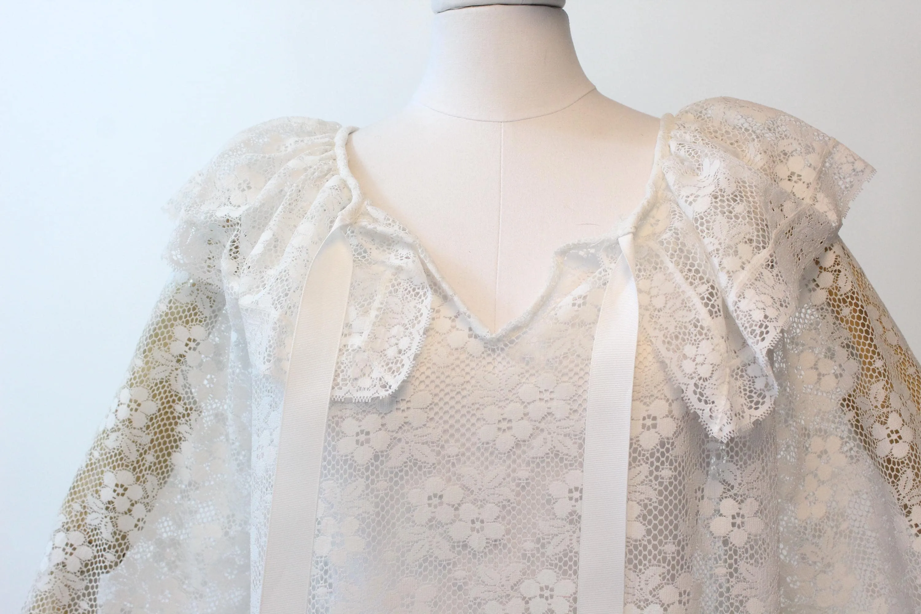 1970s DAVID BROWN white lace lounge dress medium | new fall winter