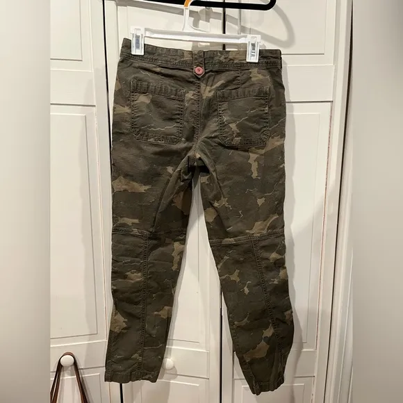 Anthropologie the wanderer camo cargo pants size 26