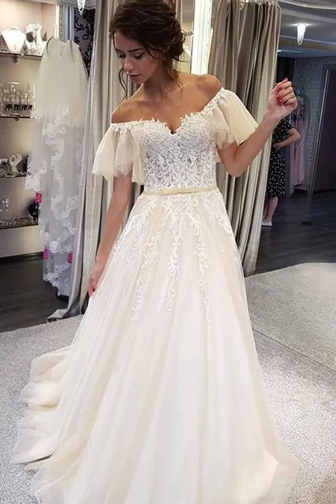 Appliques Flutter Sleeves Wedding Gown with Tulle Skirt