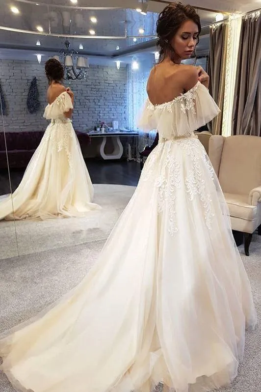 Appliques Flutter Sleeves Wedding Gown with Tulle Skirt