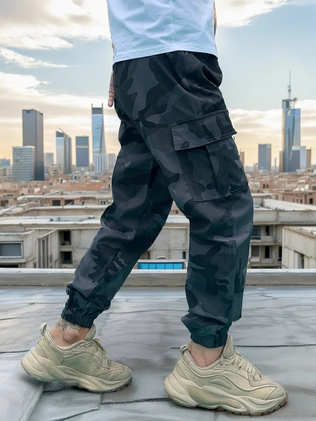 Camouflage-Hosen für Männer von UrbanFit