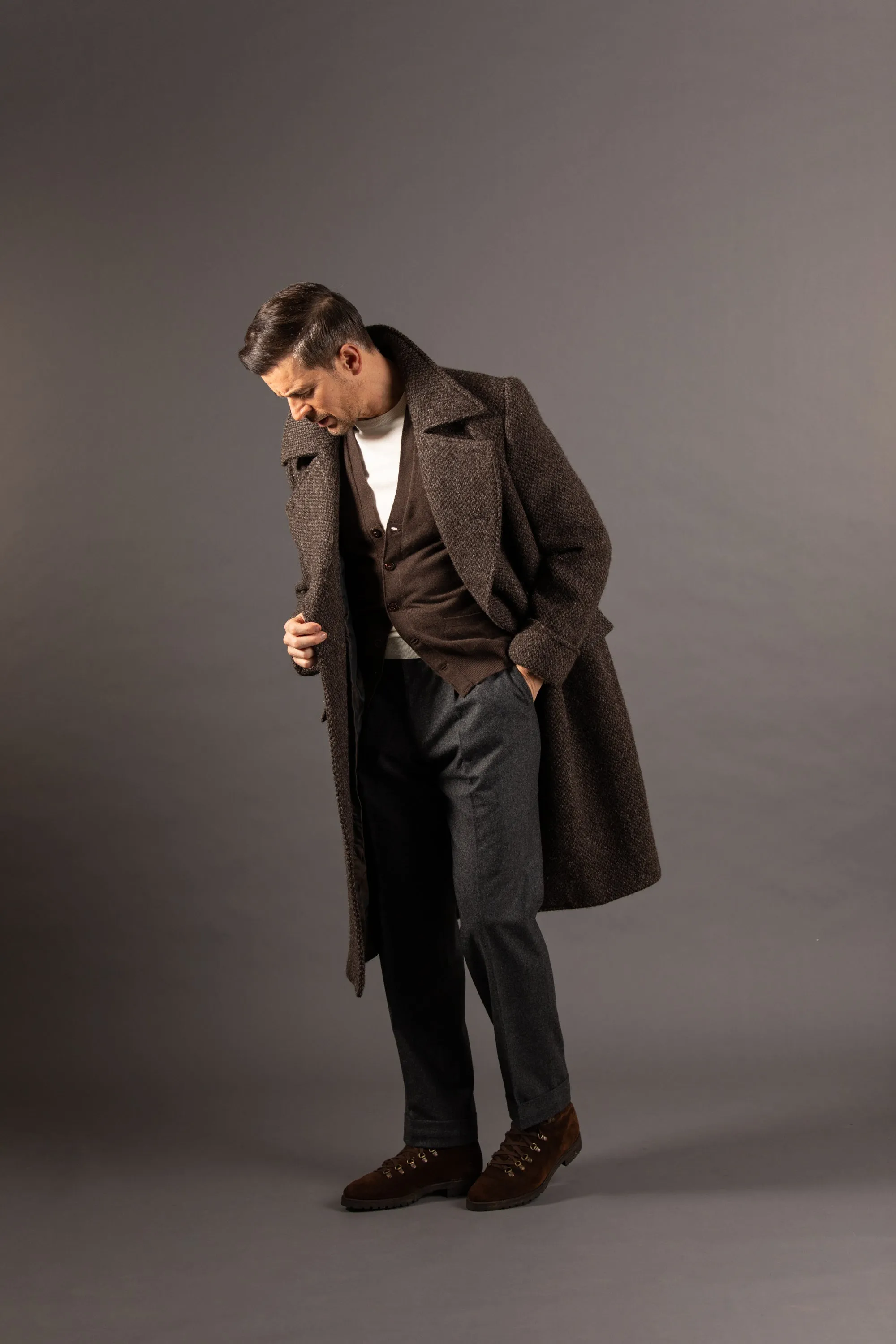 Cashmere Sleeveless Cardigan in Chocolate Brown