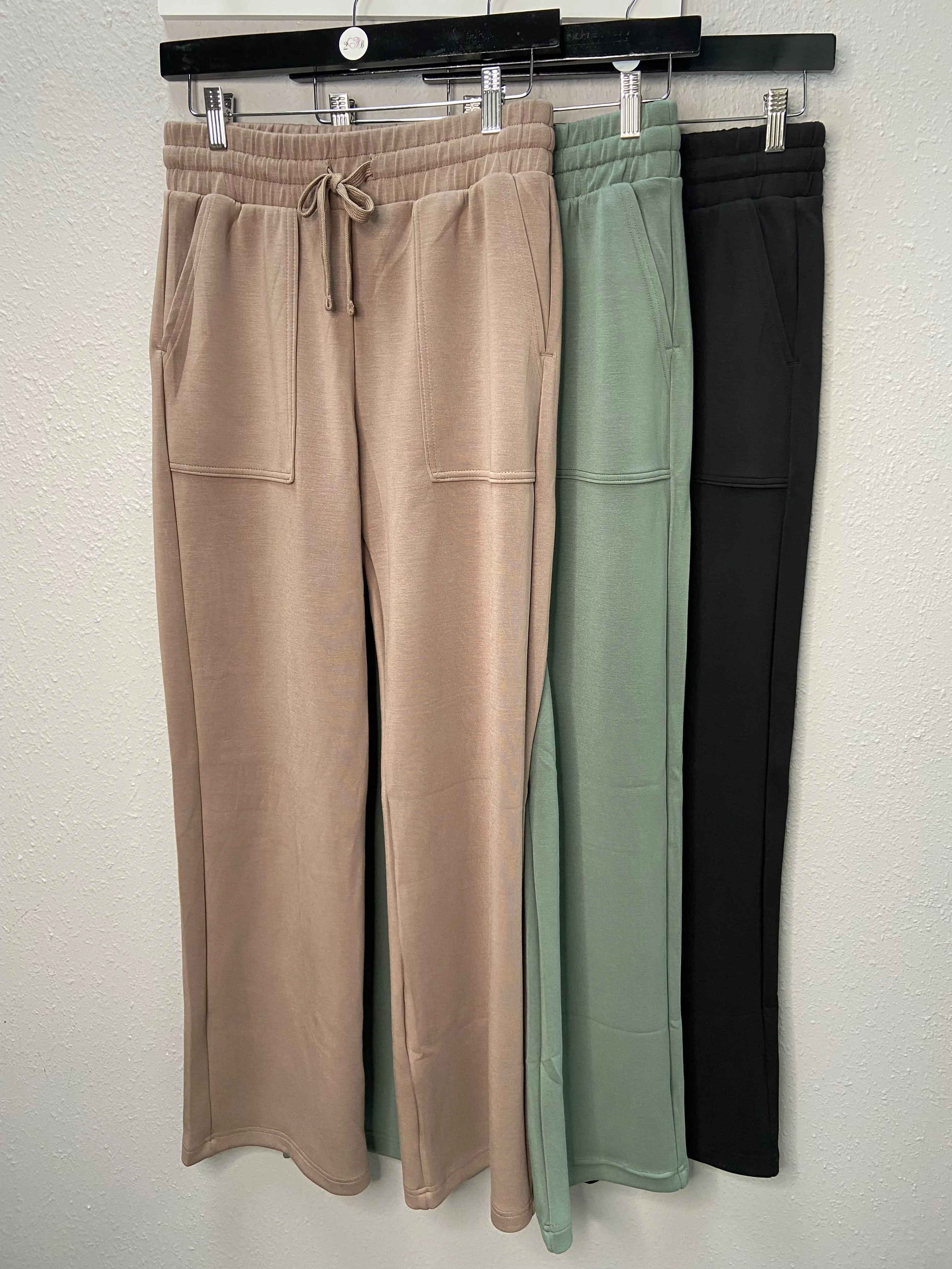 Casual Pants in Mocha