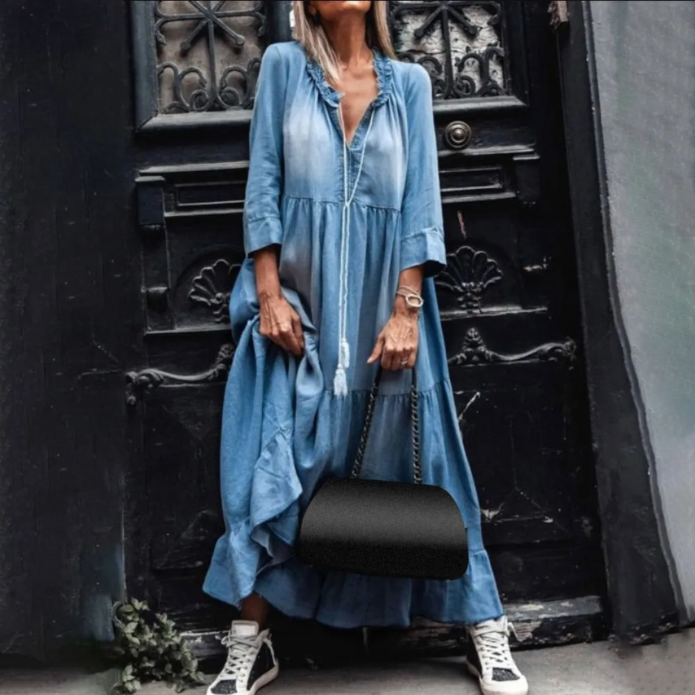 Comfortable and fashionable long V-neck maxi dress