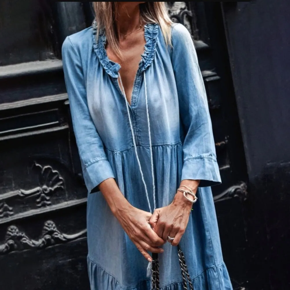Comfortable and fashionable long V-neck maxi dress