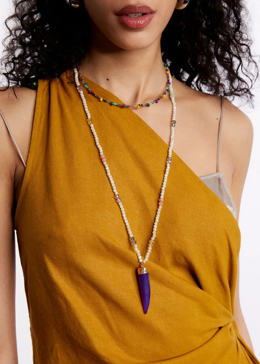 HORN NECKLACE W/ GOLD BEADS   COLORS