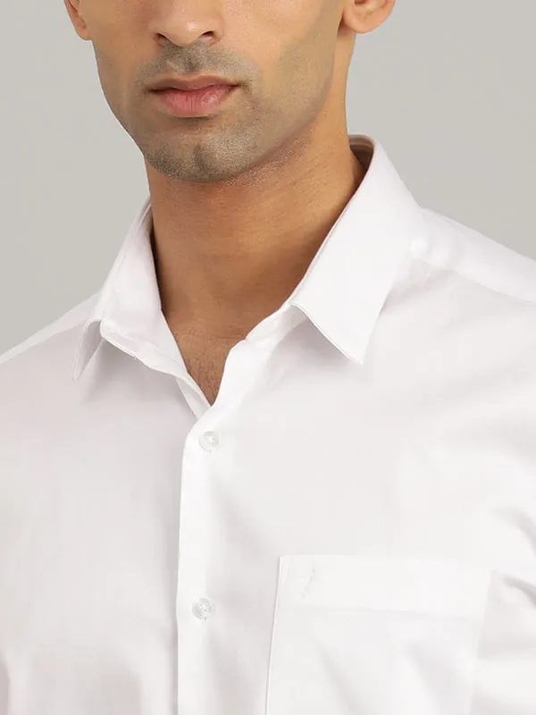 Men Solid Half Sleeve Cotton Stretch Shirt