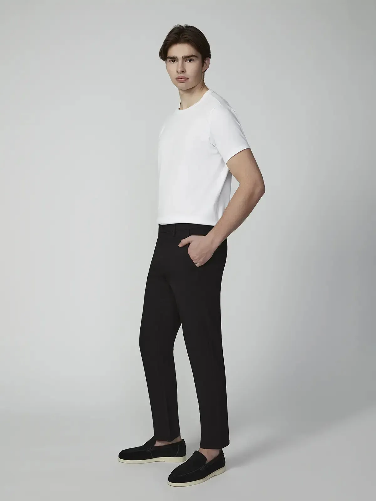 Men's Solid Bungee Relaxed Chino Pant