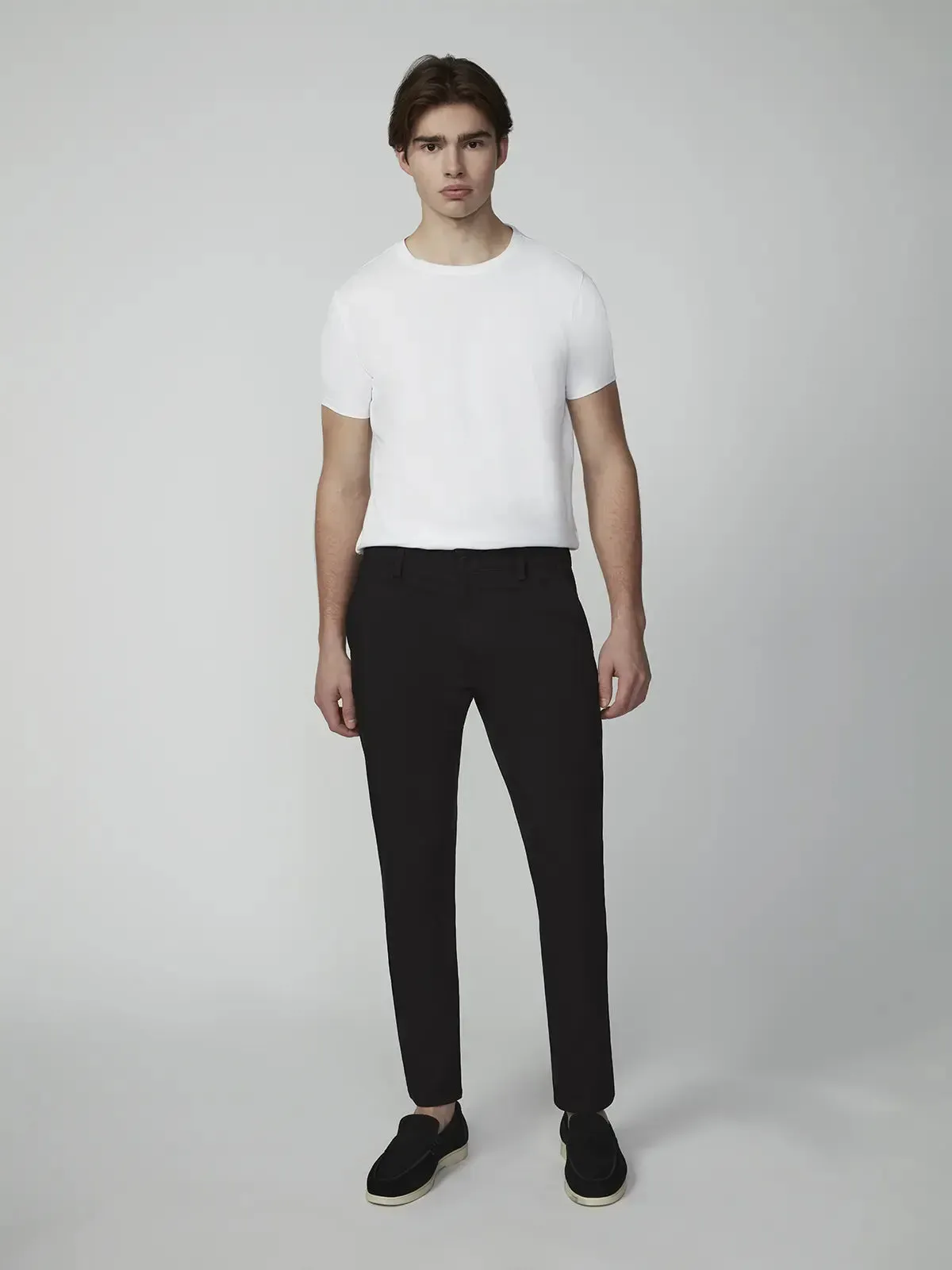 Men's Solid Bungee Relaxed Chino Pant