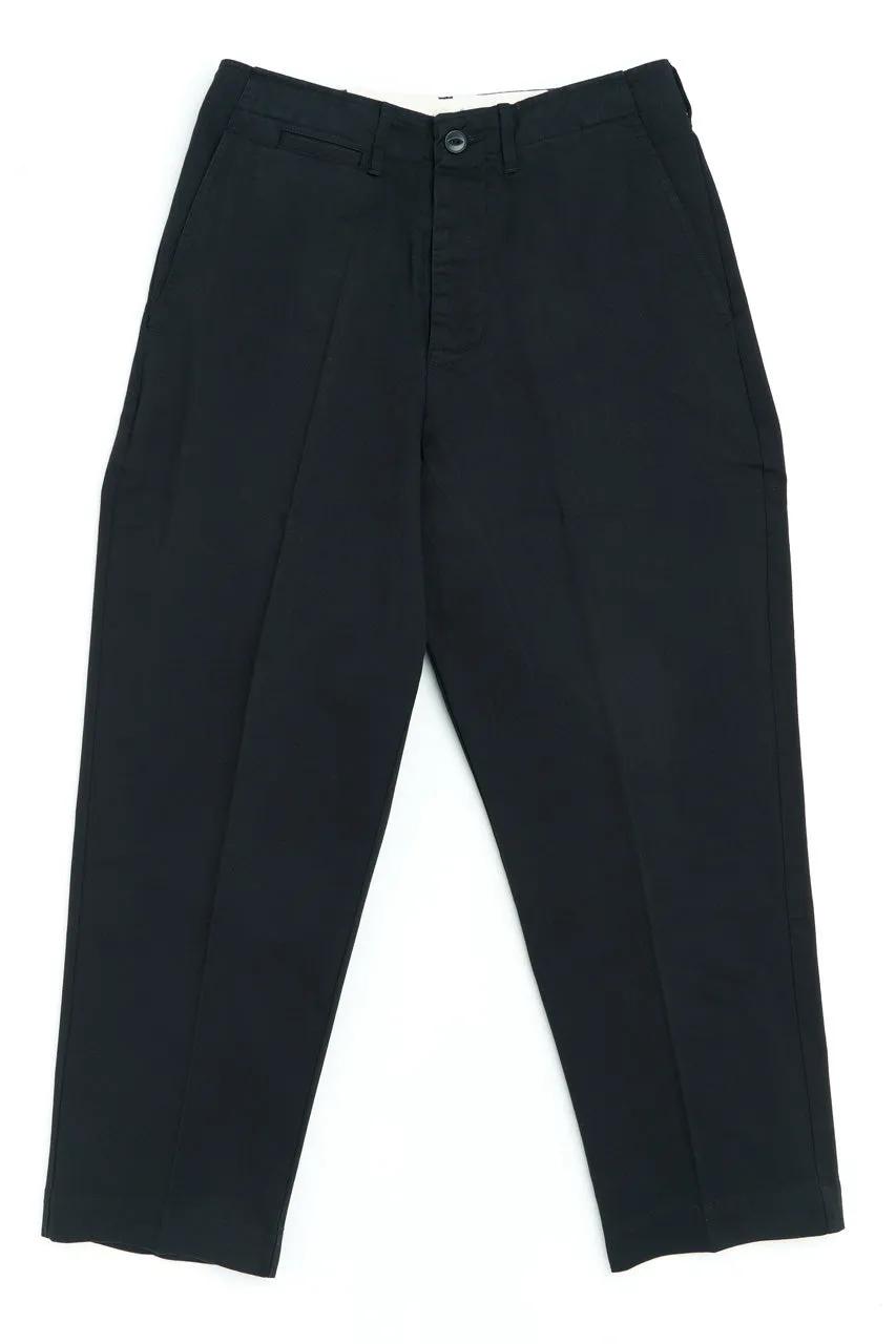 Merz b. Schwanen Relaxed Chino "01" Organic Cotton Deep Black