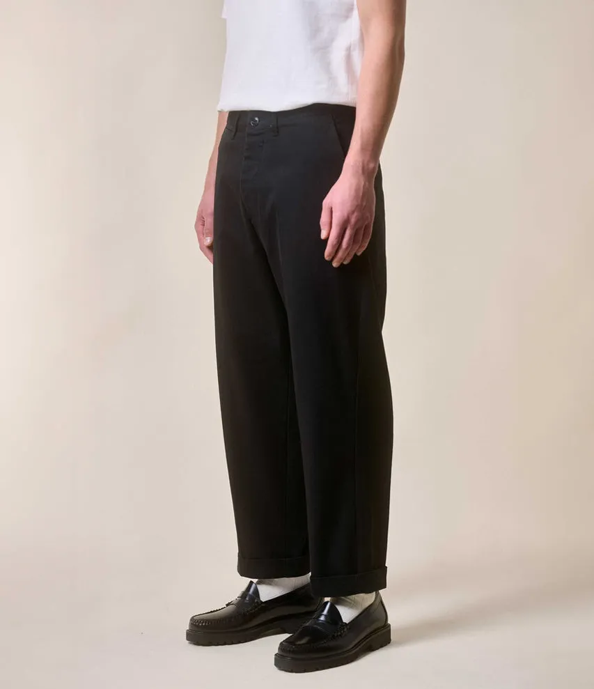 Merz b. Schwanen Relaxed Chino "01" Organic Cotton Deep Black