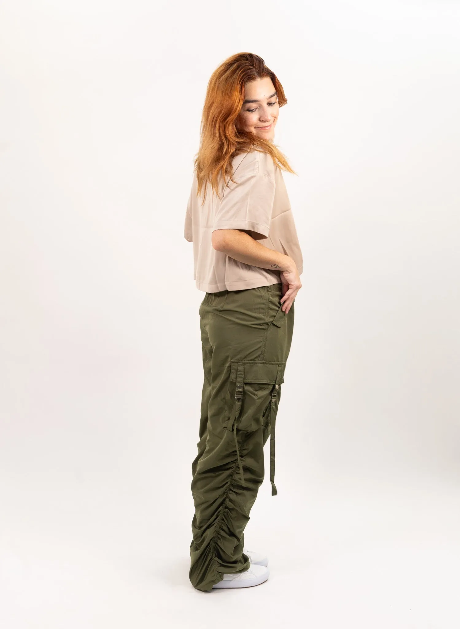 Moon River Wide Leg Ruched Bungee Cargo Pants - Olive