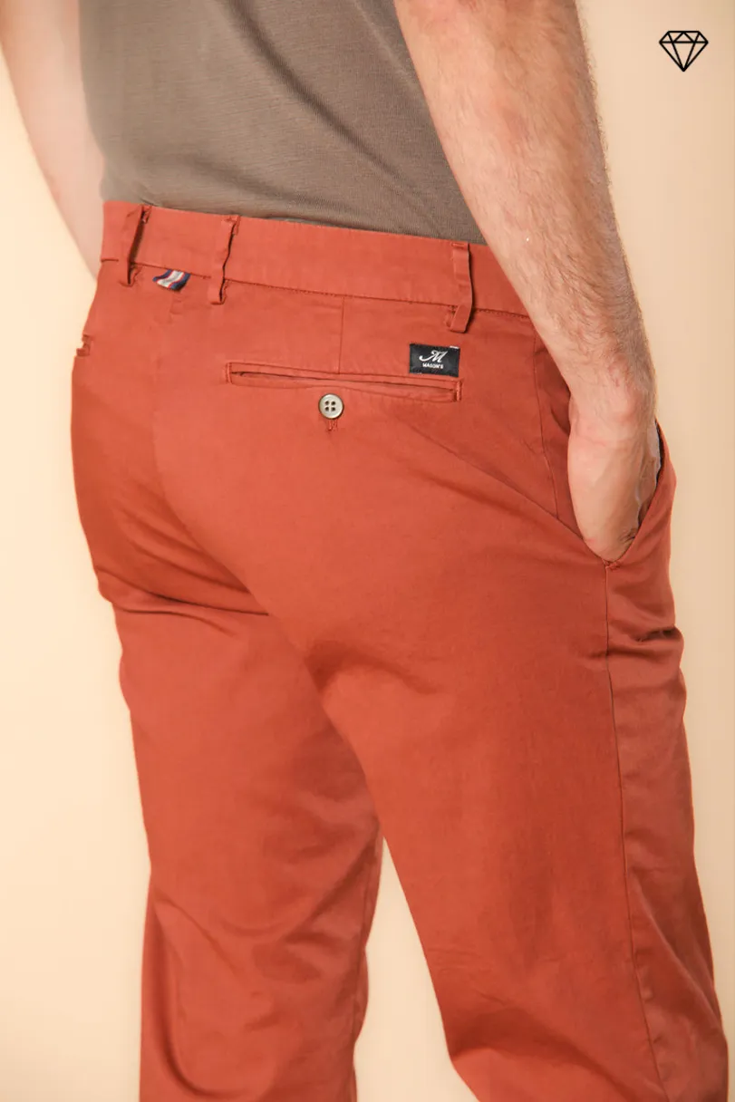 New York men's chino pants in stretch satin regular fit ①
