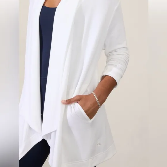 NWT Athleta Pranayama Bright White Wrap Size Large.
