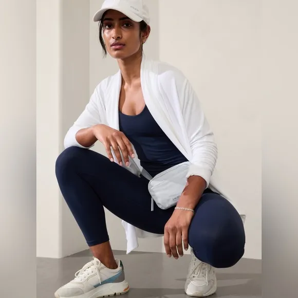 NWT Athleta Pranayama Bright White Wrap Size Large.