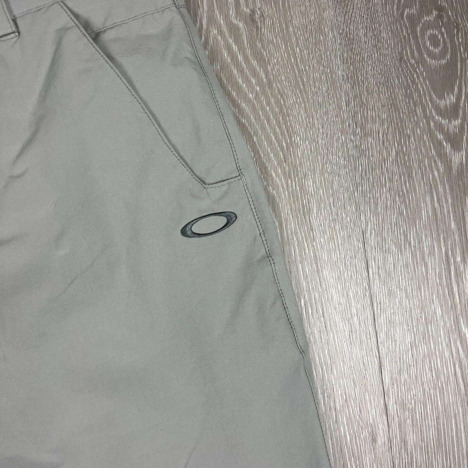 Oakley Mens Grey Chinos Size 34 Approx