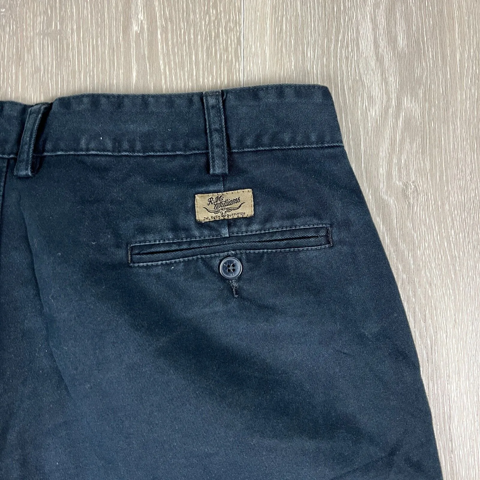 R.M. Williams Mens Navy Chinos Size 36R