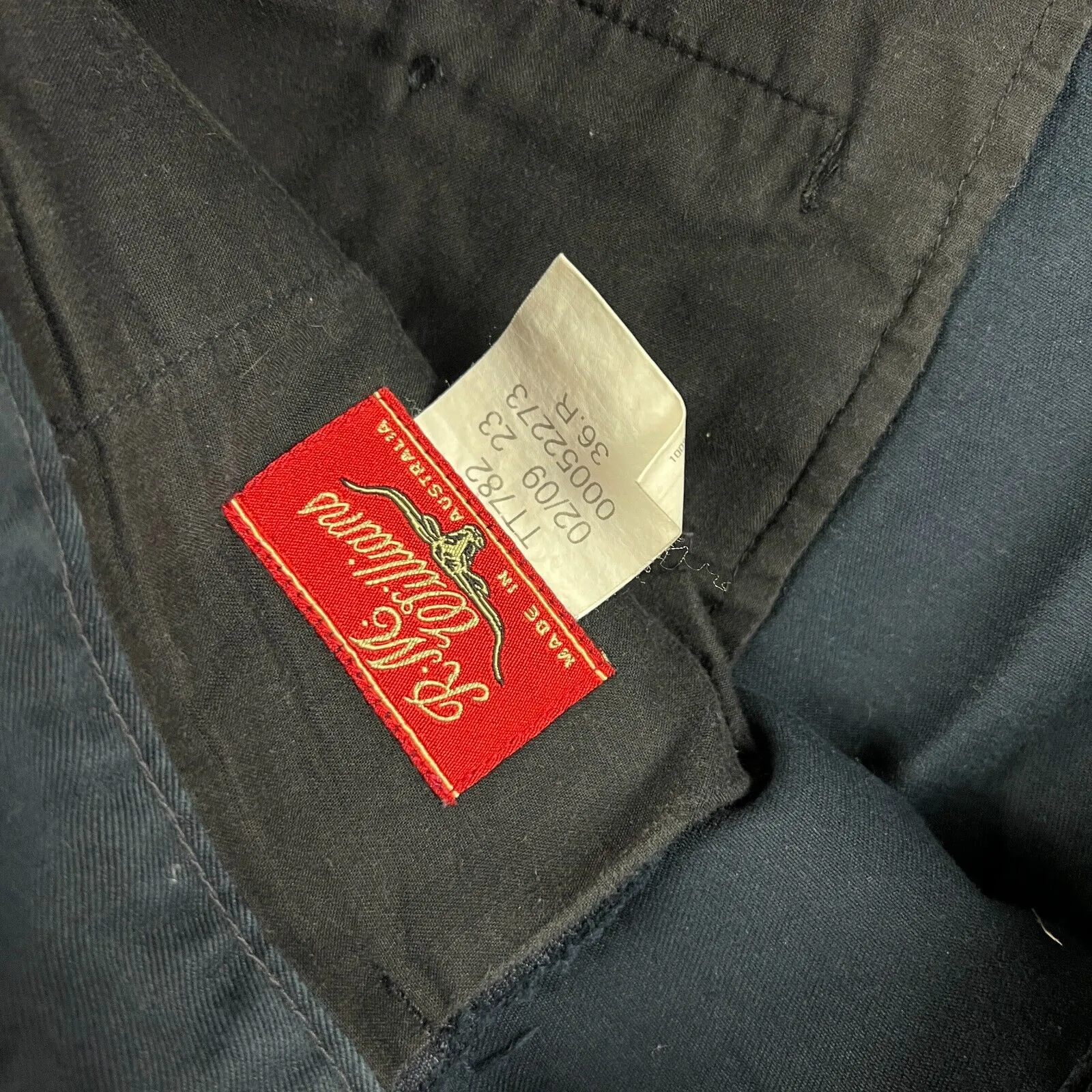 R.M. Williams Mens Navy Chinos Size 36R