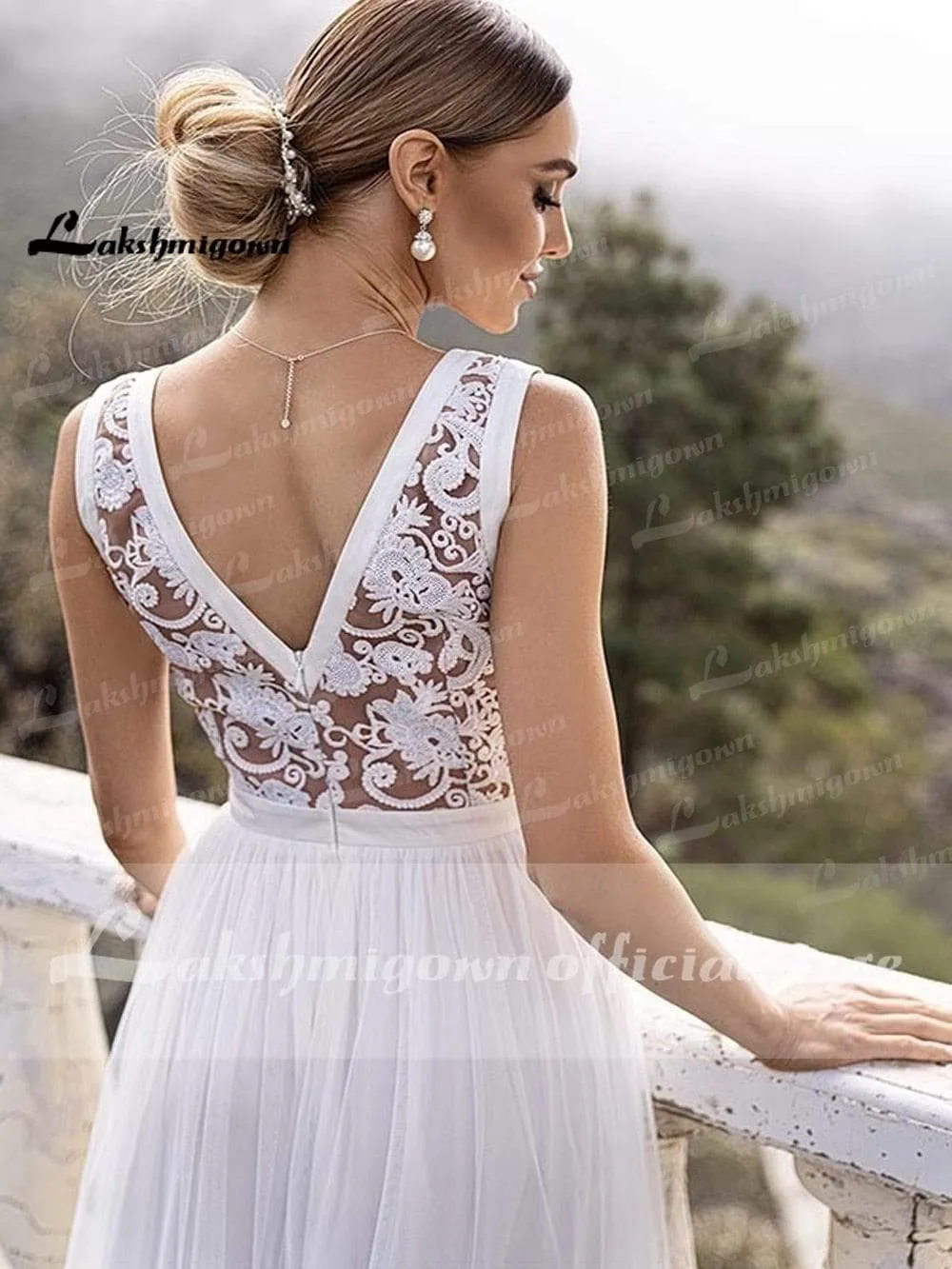 Roycebridal V-neck Lace Appliques Boho Wedding Dress