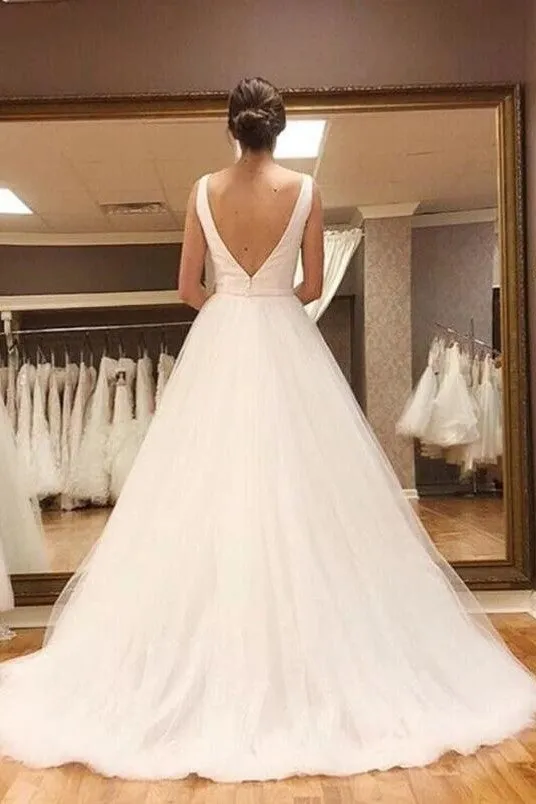 Satin V-neckline Ivory Boho Wedding Dresses with Tulle Skirt
