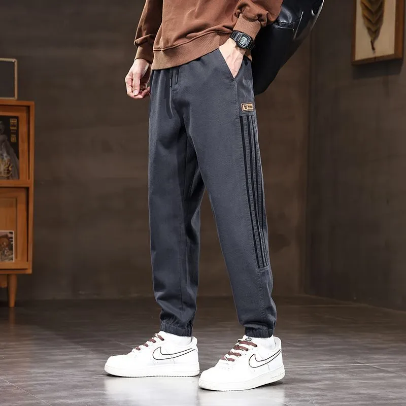 Stylish Chino with Label Detailing and Breathable Fabric
