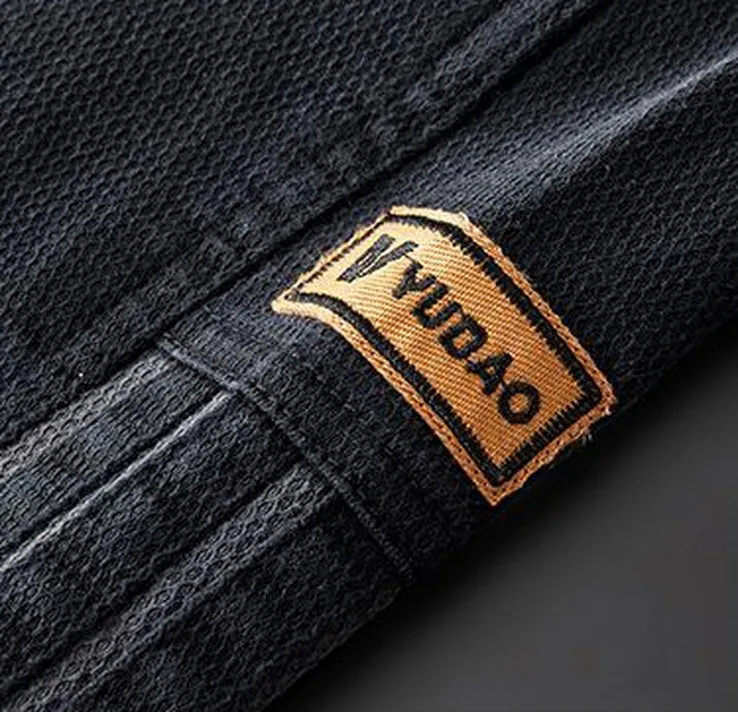 Stylish Chino with Label Detailing and Breathable Fabric