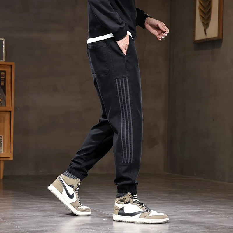 Stylish Chino with Label Detailing and Breathable Fabric