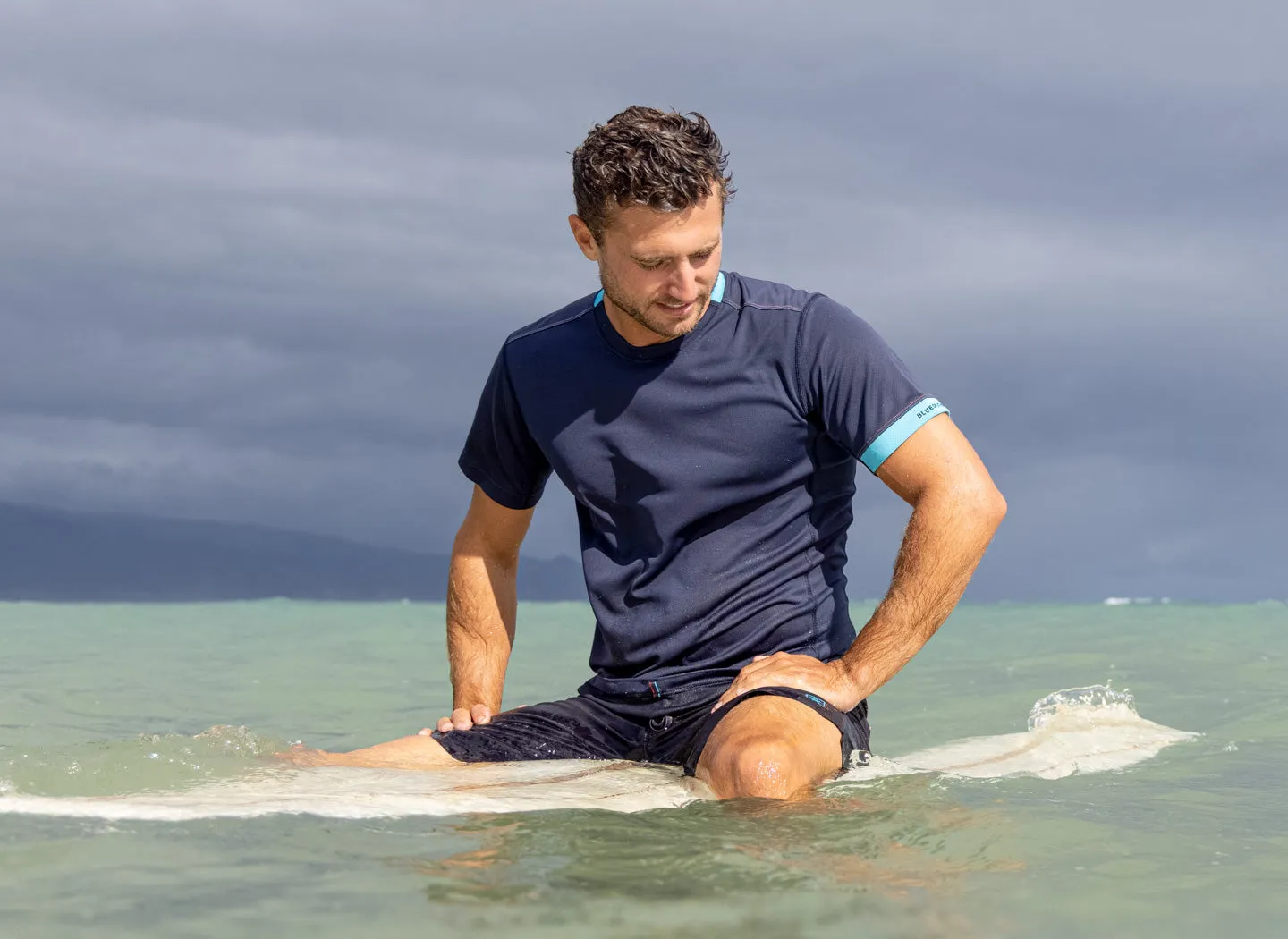 The Lane Hydrophobic Shirt for Men - Red