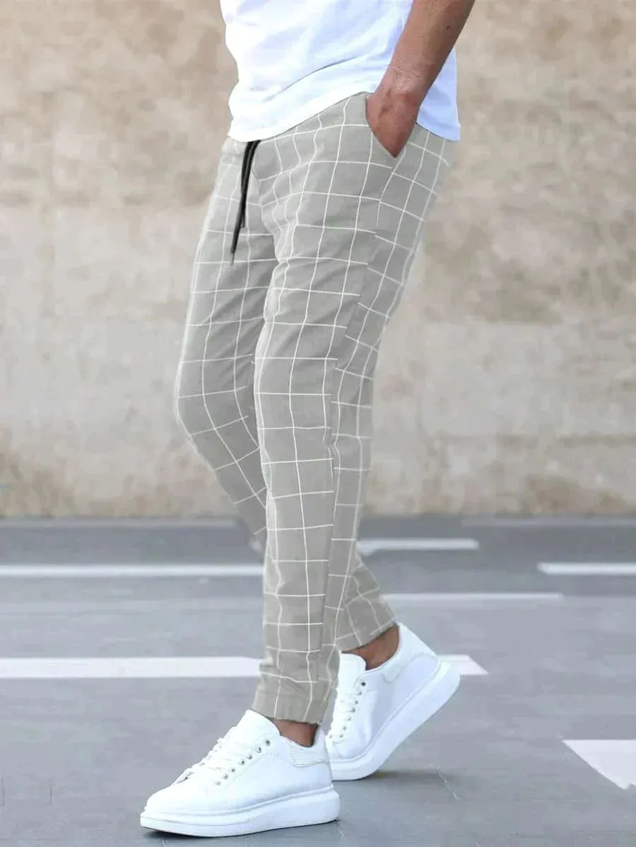 Trend-Setter: Karierte Chinos mit Seitentaschen