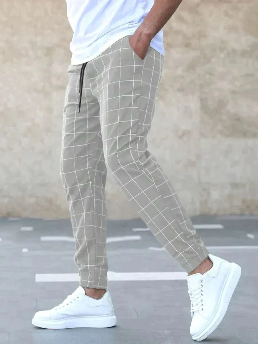 Trend-Setter: Karierte Chinos mit Seitentaschen